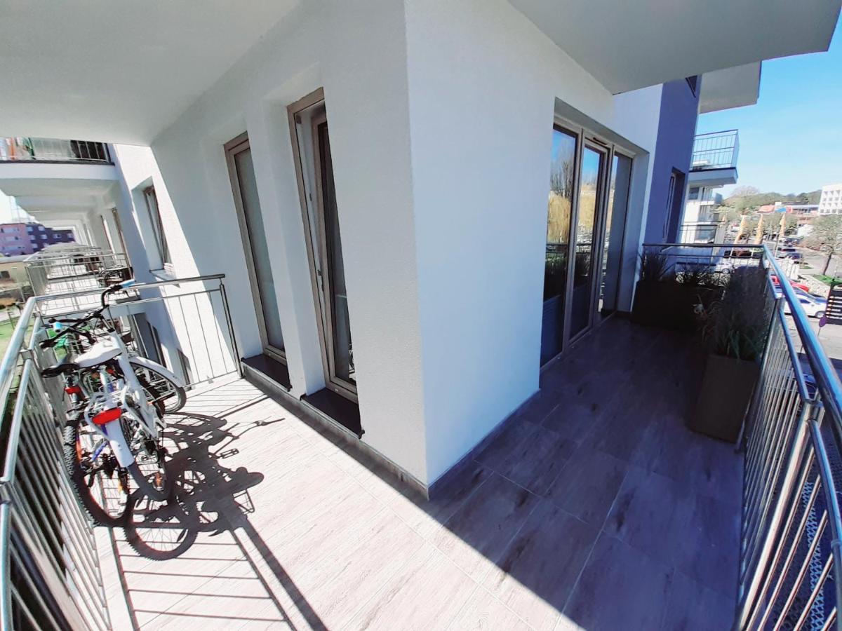 Apartament Kapitanski Mostek 17A Z Widokiem Na Port I Latarnie Morska Oraz Garazem Lejlighed Kołobrzeg Eksteriør billede