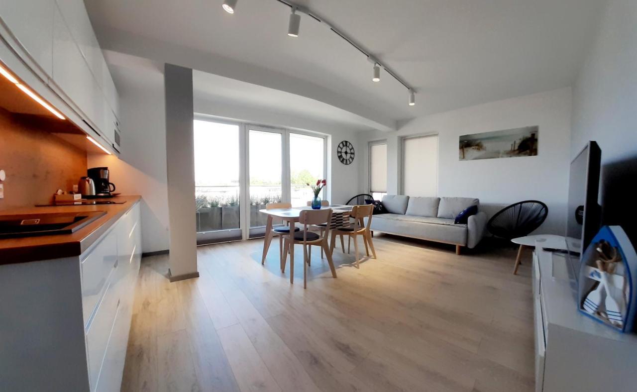 Apartament Kapitanski Mostek 17A Z Widokiem Na Port I Latarnie Morska Oraz Garazem Lejlighed Kołobrzeg Eksteriør billede